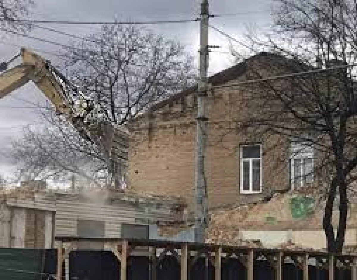 Замість «реконструкції» в Житомирі зруйнували будівлю 1880 року