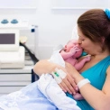 У Києві смертей у 1,7 раза більше, ніж народжень: як змінився розрив за шість років